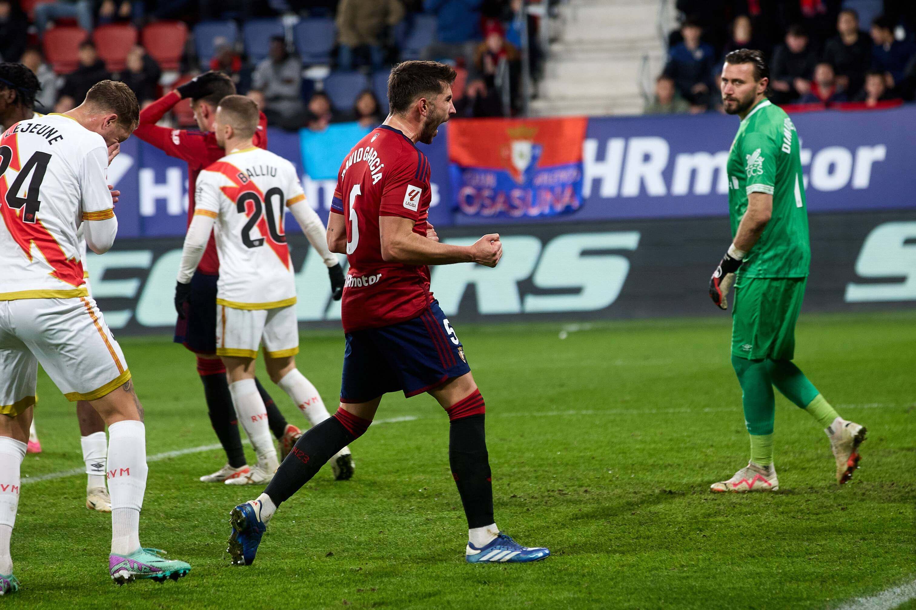  David García celebra un gol de Osasuna ante el Rayo Vallecano.