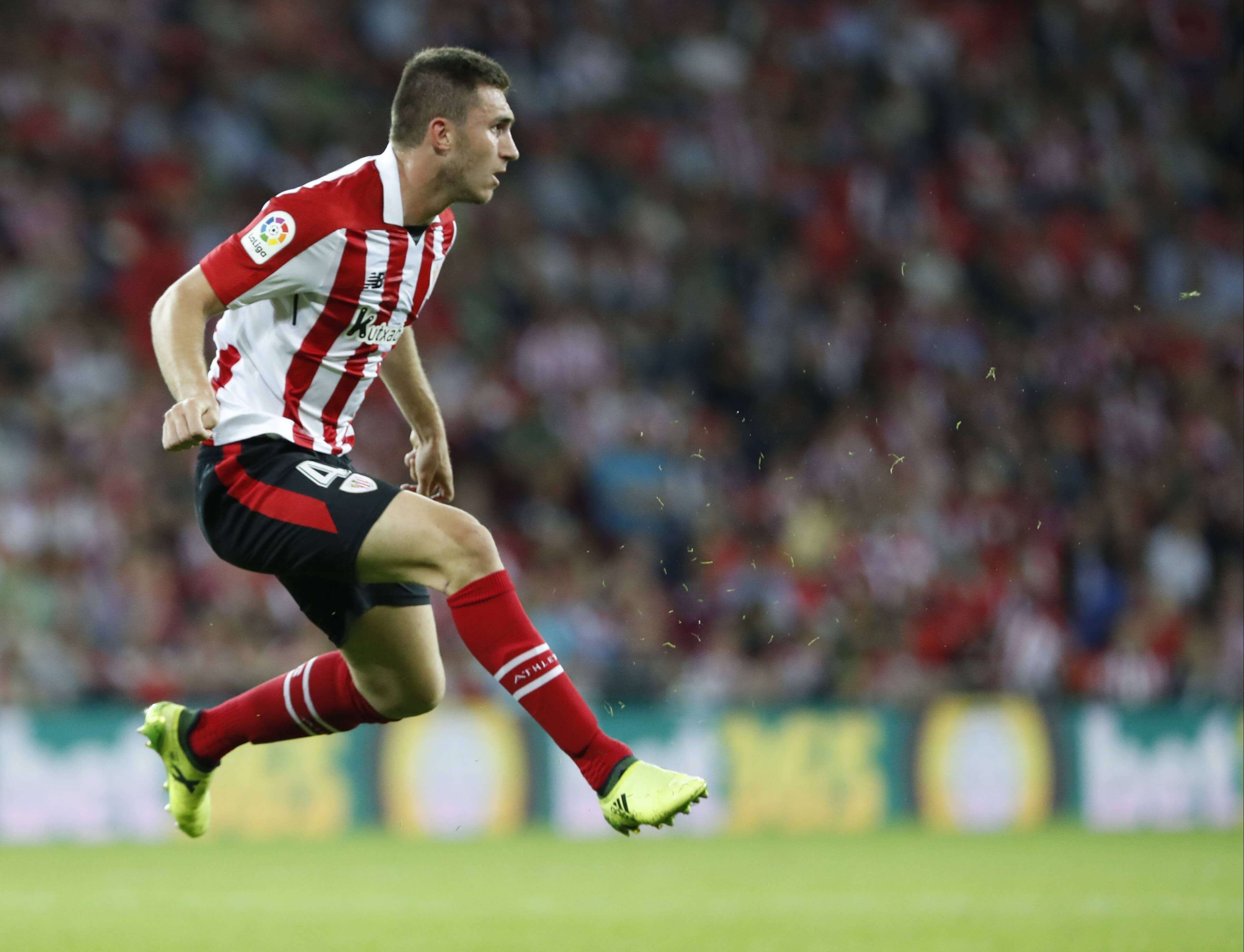  El central Aymeric Laporte en un partido con el Athletic Club