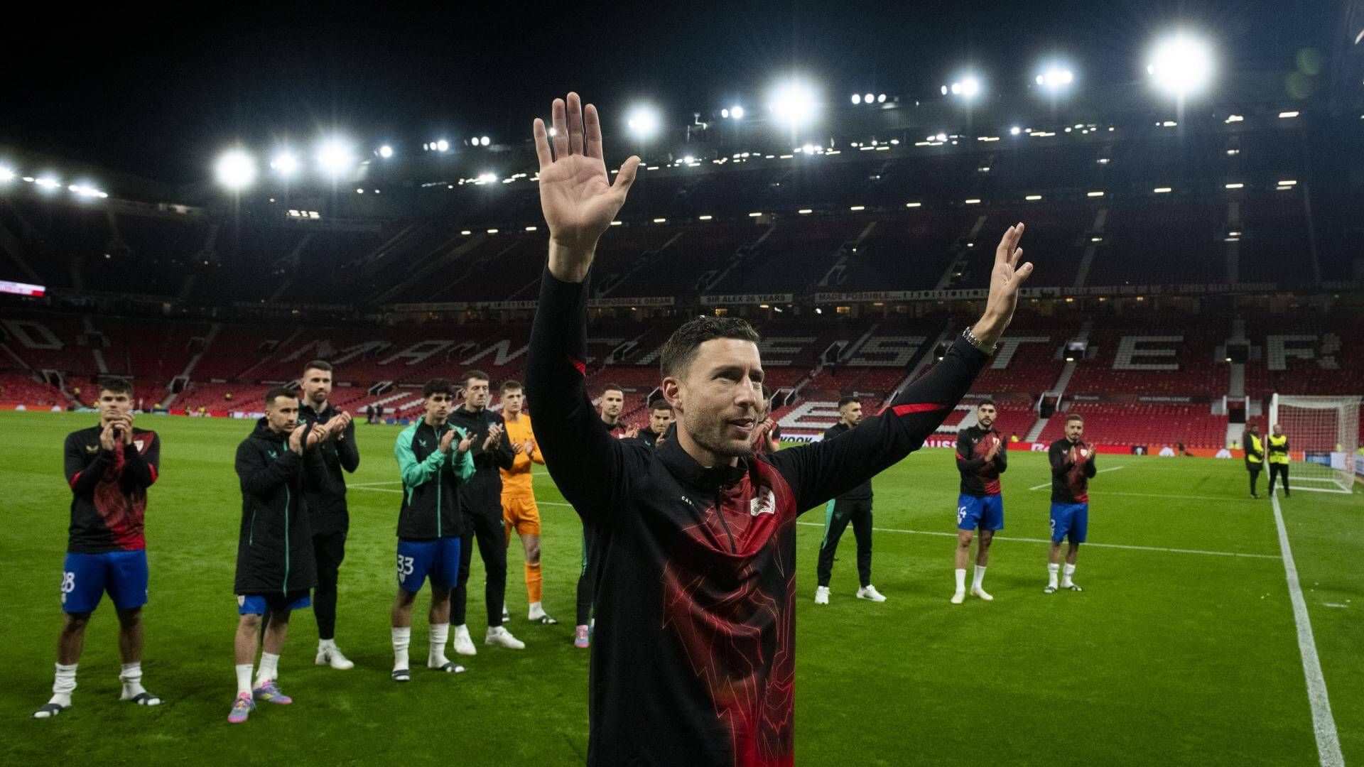  Despedida europea de Oscar de Marcos ante el Manchester en Old Trafford.
