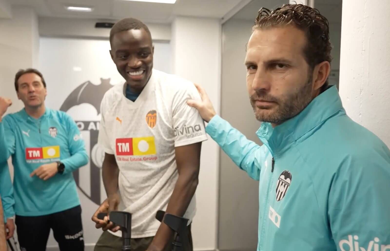 Diakhaby sale del hospital y acude a Paterna