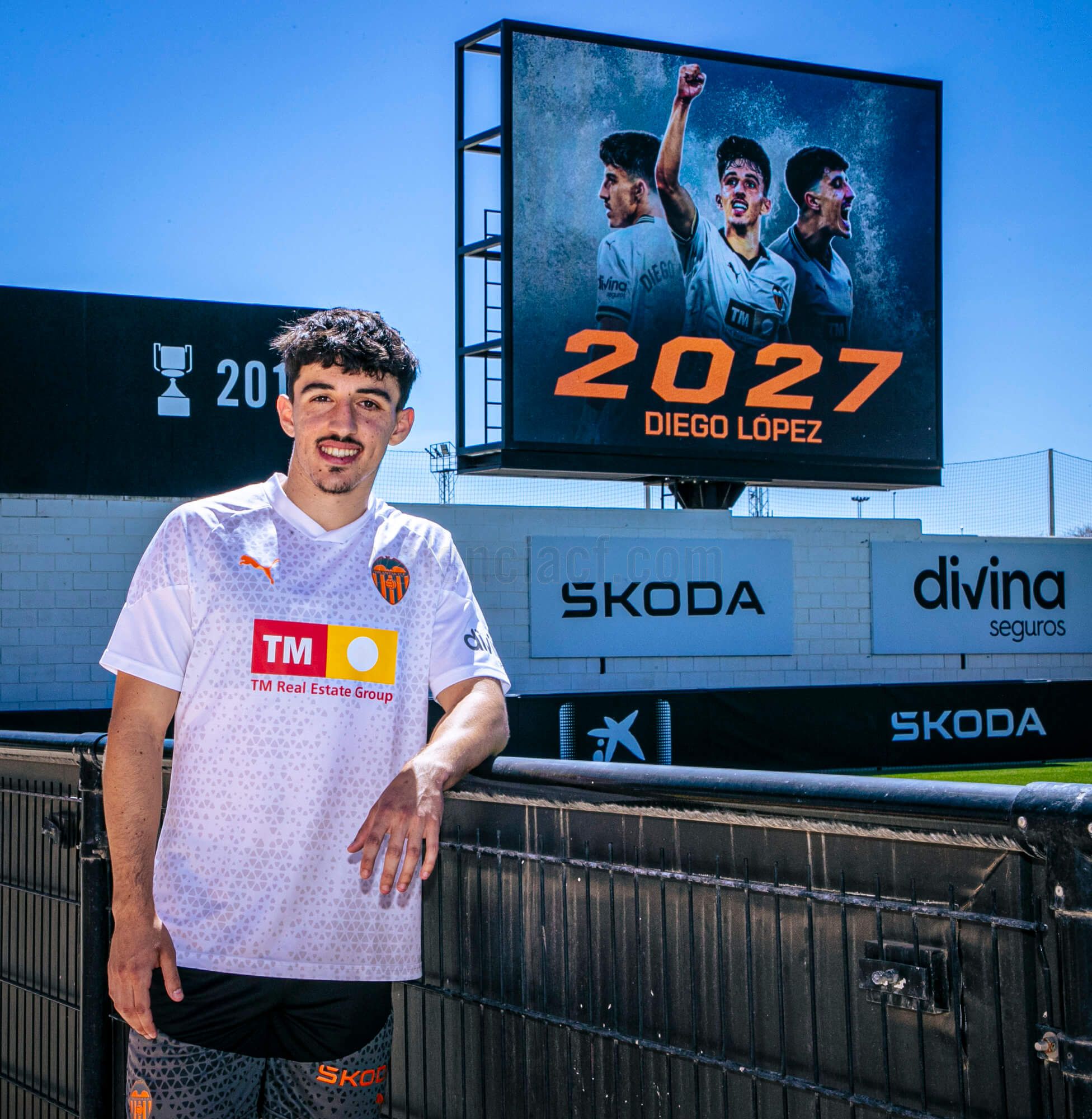 Diego López renueva con el Valencia CF hasta 2027.