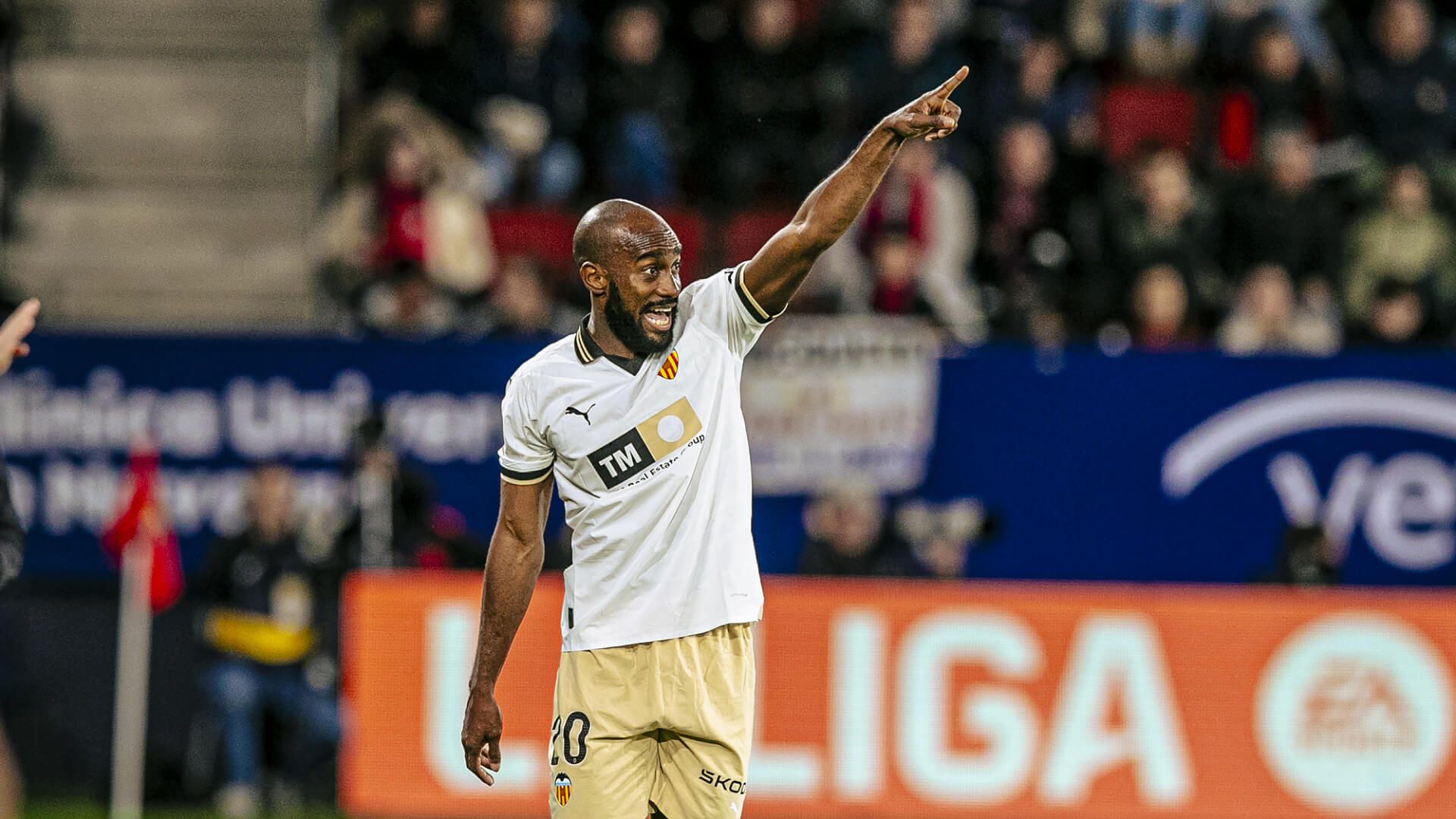 Dimitri Foulquier. ante el CA Osasuna..