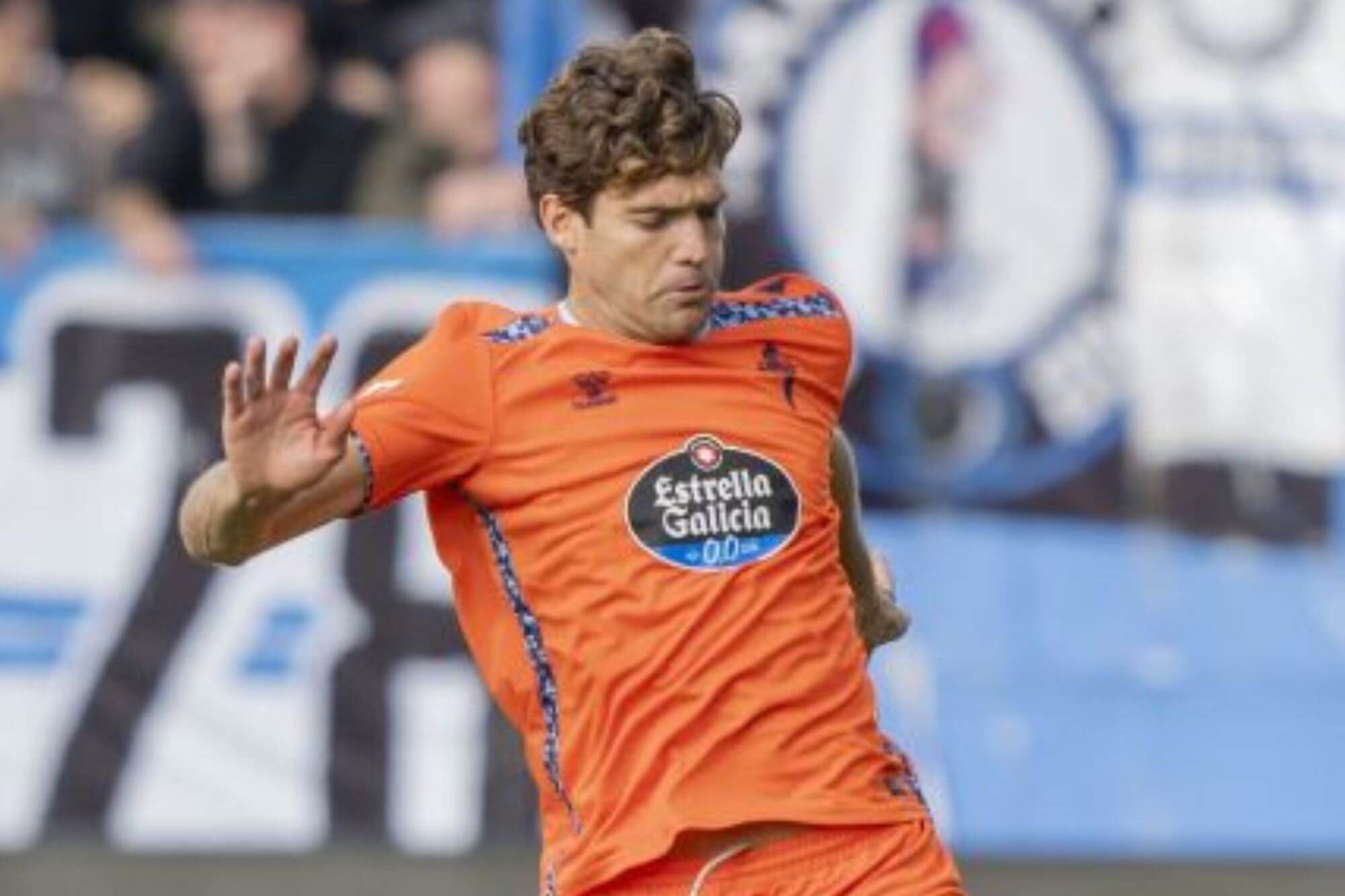 Marcos Alonso ante el Leganés.