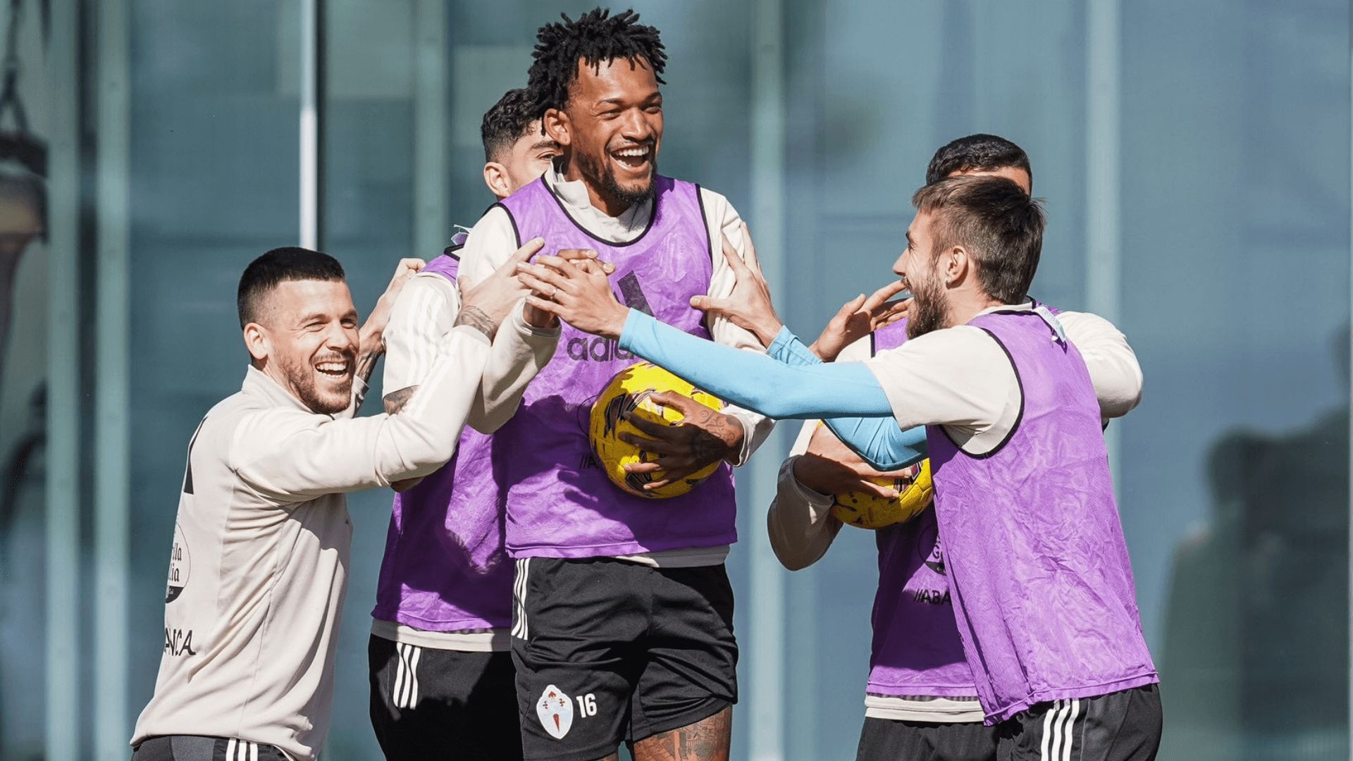  Carles Pérez, Jailson y Mingueza.