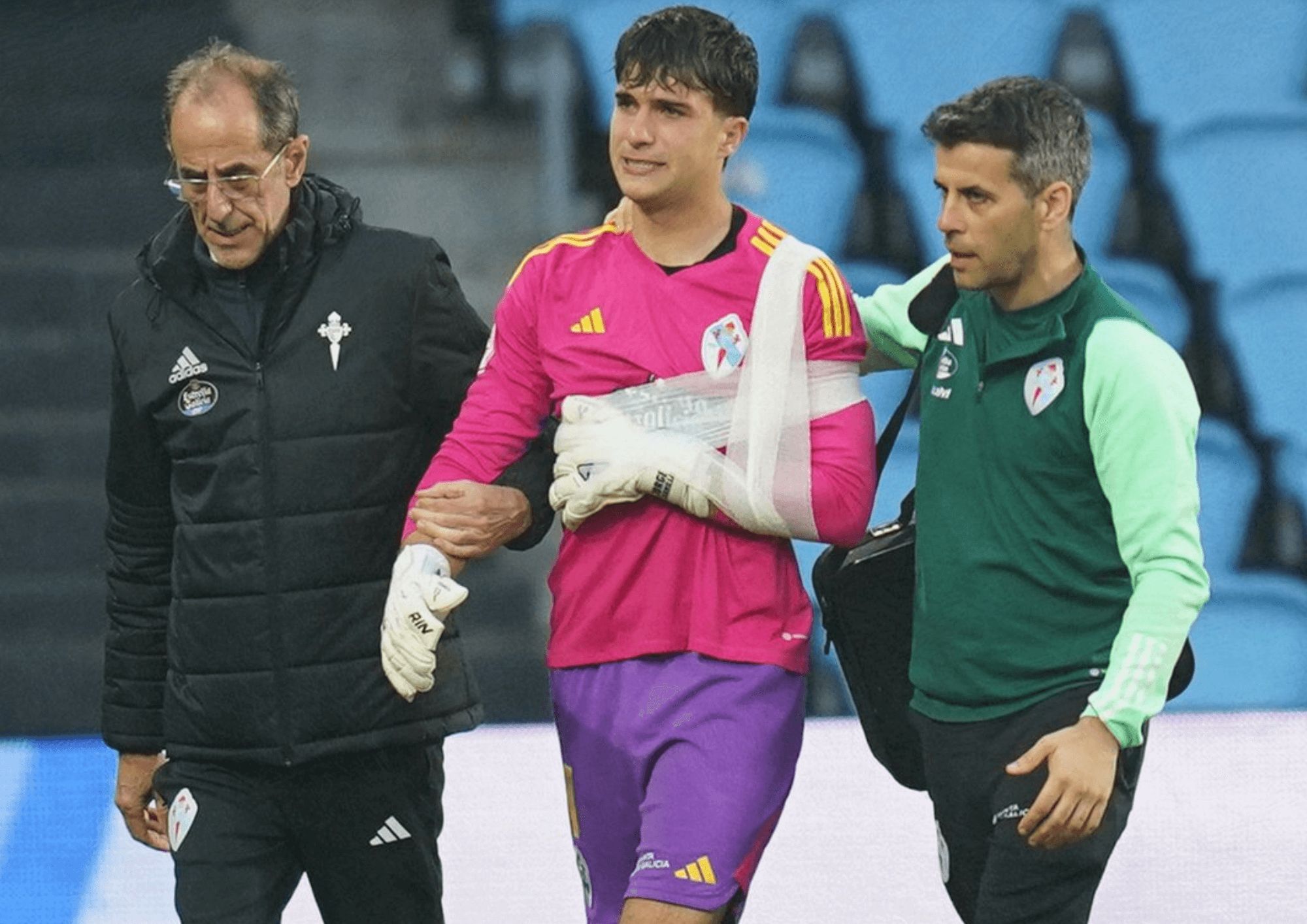  Coke Carrillo se retira lesionado.