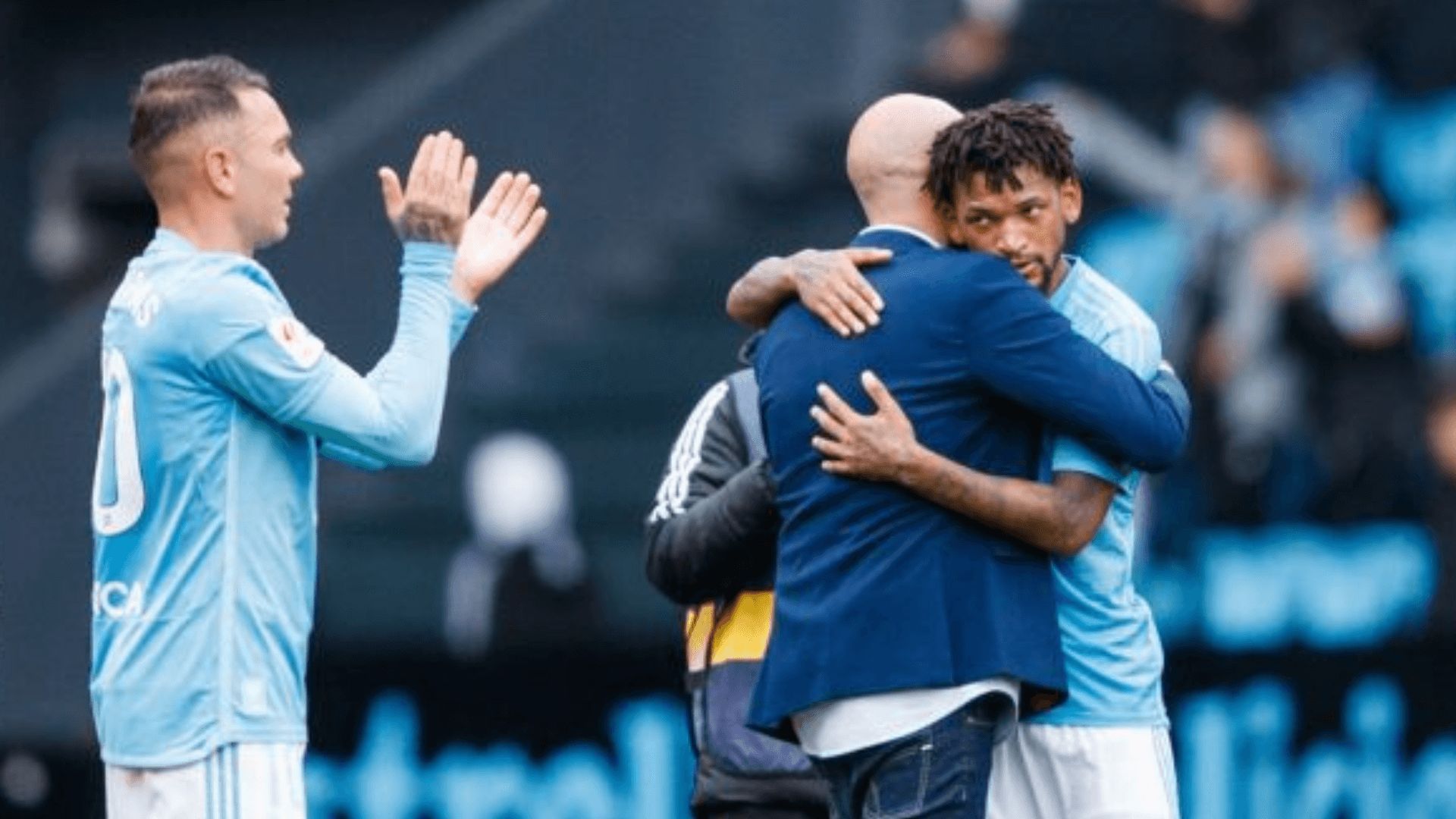 Claudio Giráldez con Jailson y Iago Aspas.