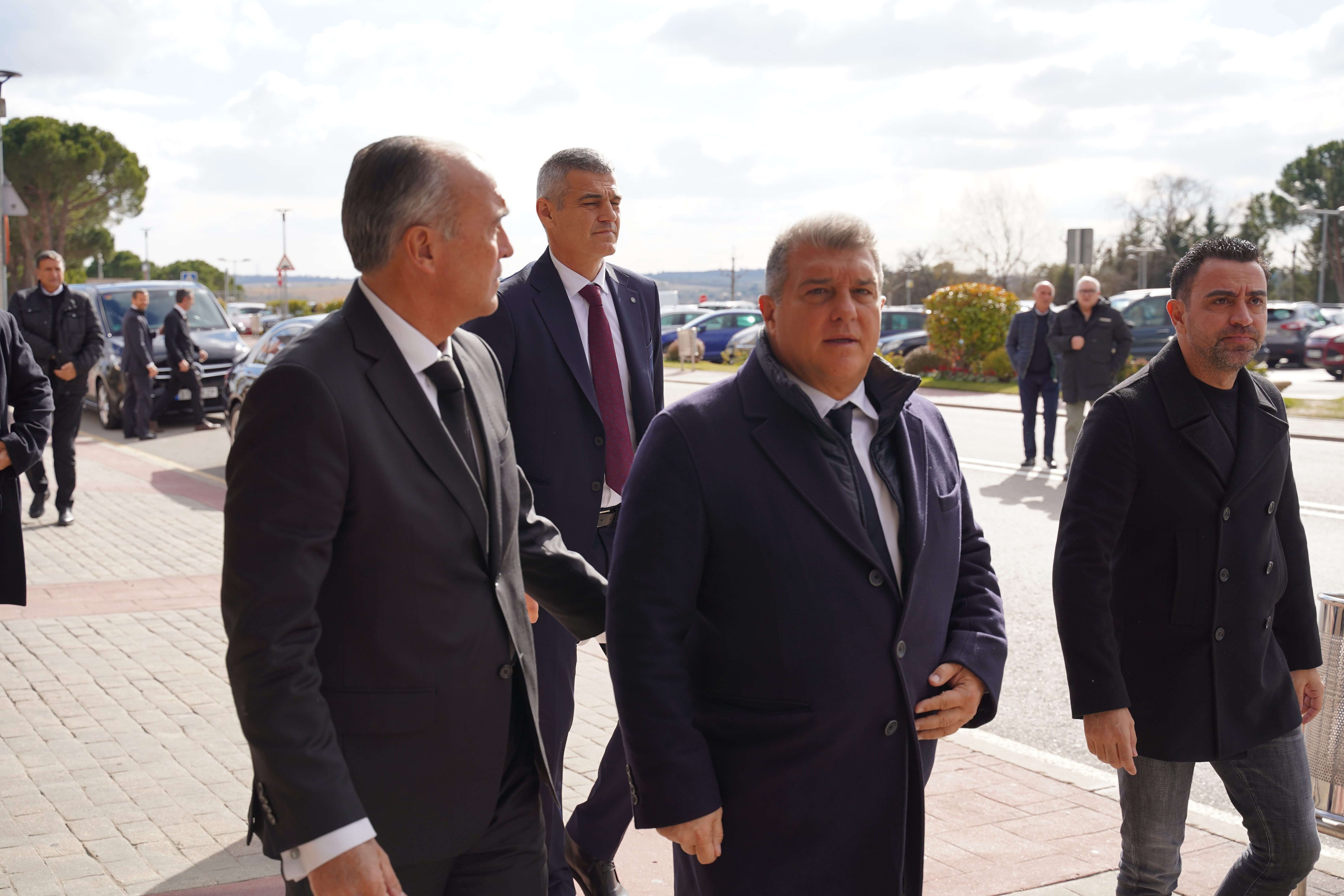  Joan Laporta y Xavi en un acto