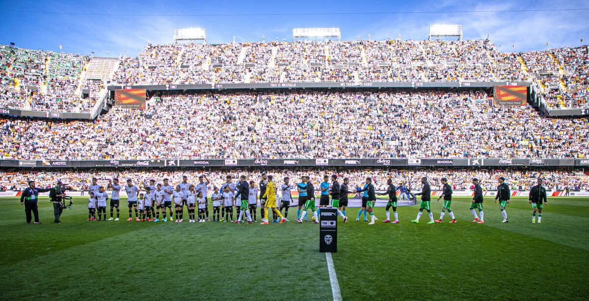  El equipo en Mestalla contra el Betis