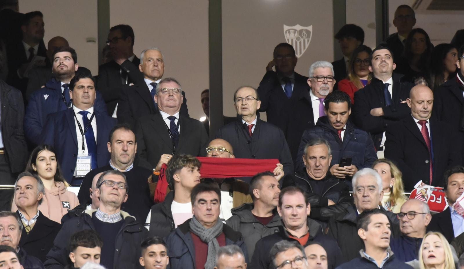 El palco presidencial, ante el Cádiz