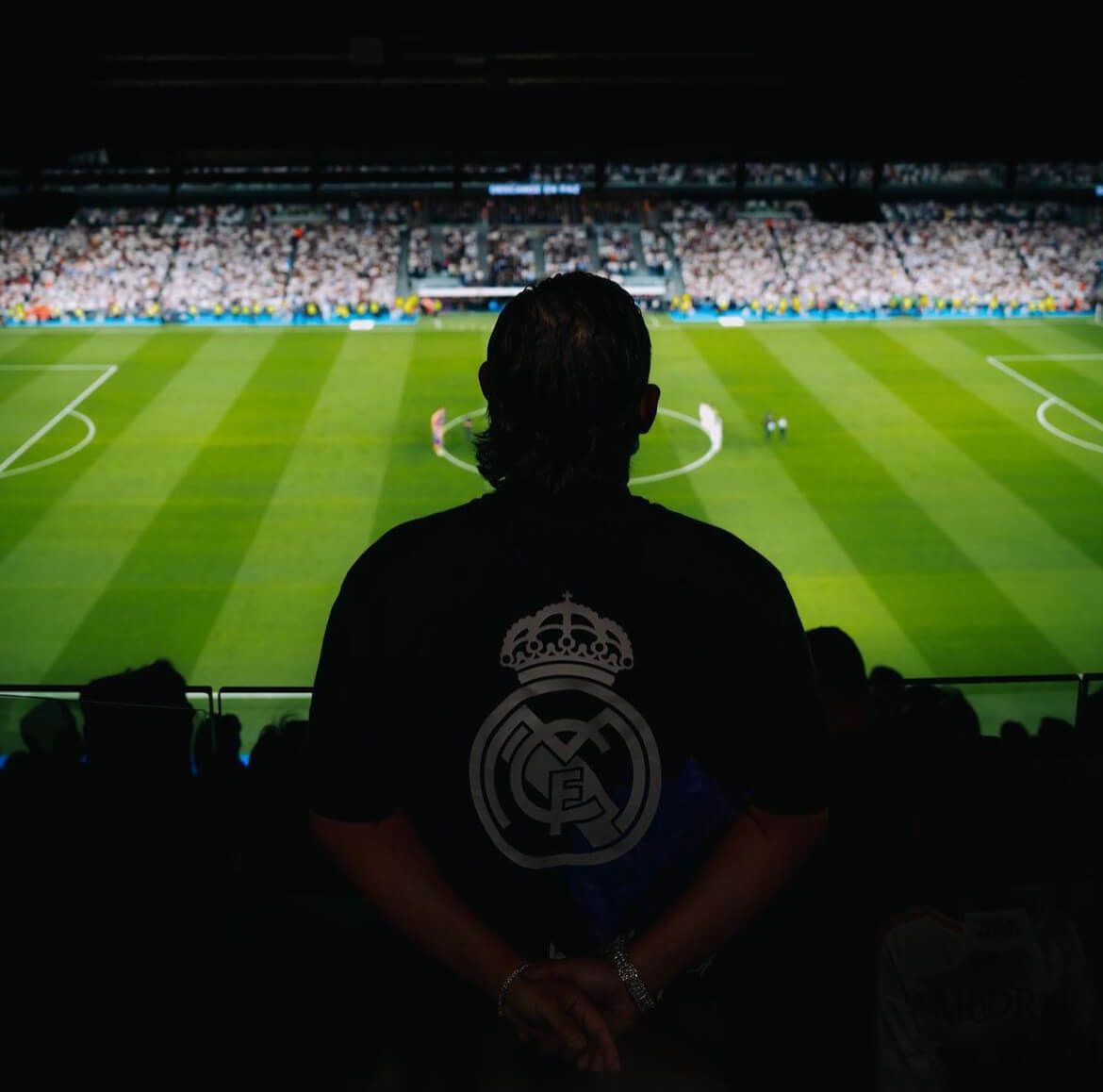 El Príncipe de Johor, en el Santiago Bernabéu.