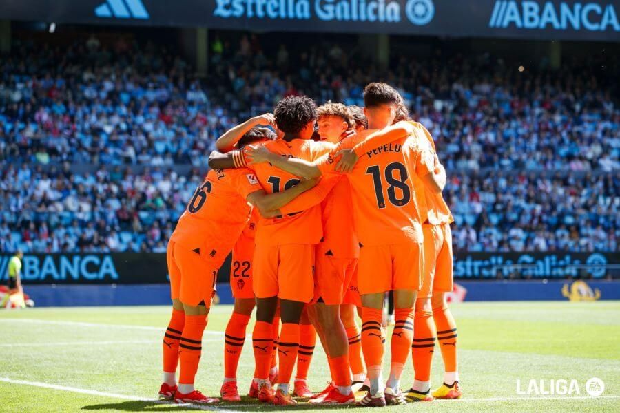 El Valencia CF celebra el gol al Celta de Vigo.