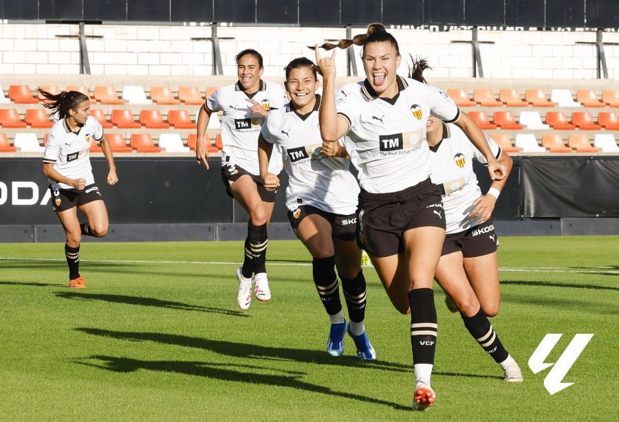 El VCF Femenino cumple y doblega al colista en casa