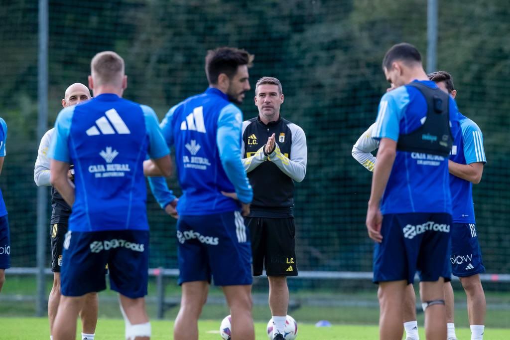  Entrenamiento del Real Oviedo con Luis Carrión.