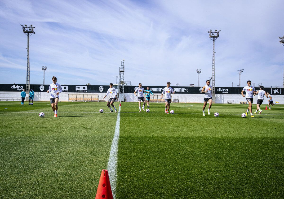  Entrenamiento del Valencia CF sin Yaremchuk