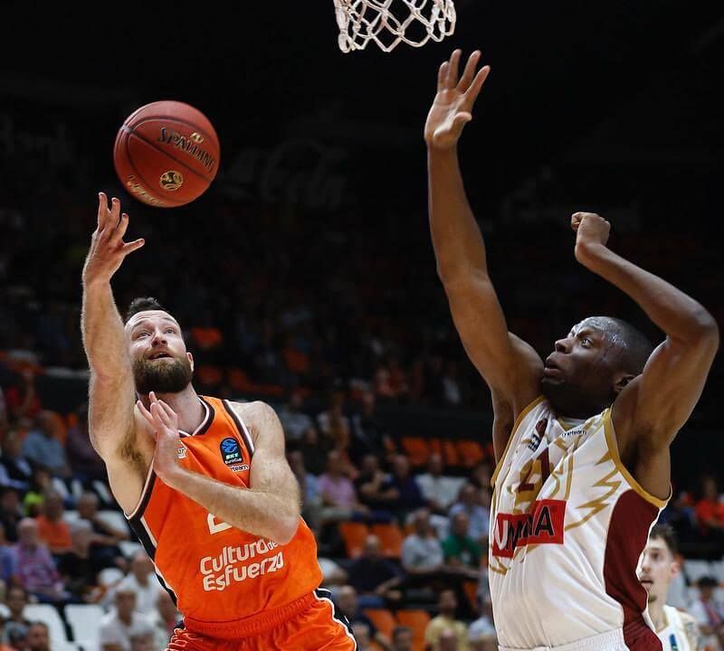  Esfuerzo colectivo del Valencia Basket para sumar la cuarta en EuroCup ante Umana Reyer Venezia (10
