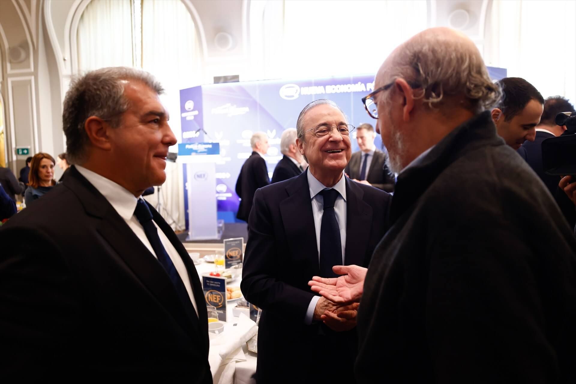 Florentino Pérez, con Joan Laporta y Jaume Roures, en los Desayuno Informativo del Forum Europa