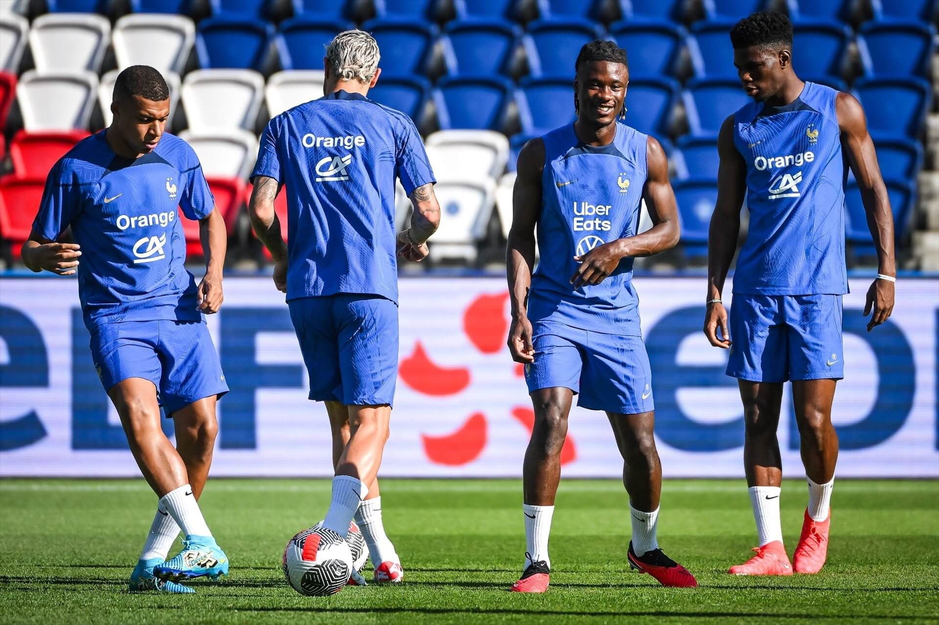 Mbappé, Camavinga y Tchouaméni con la selección francesa