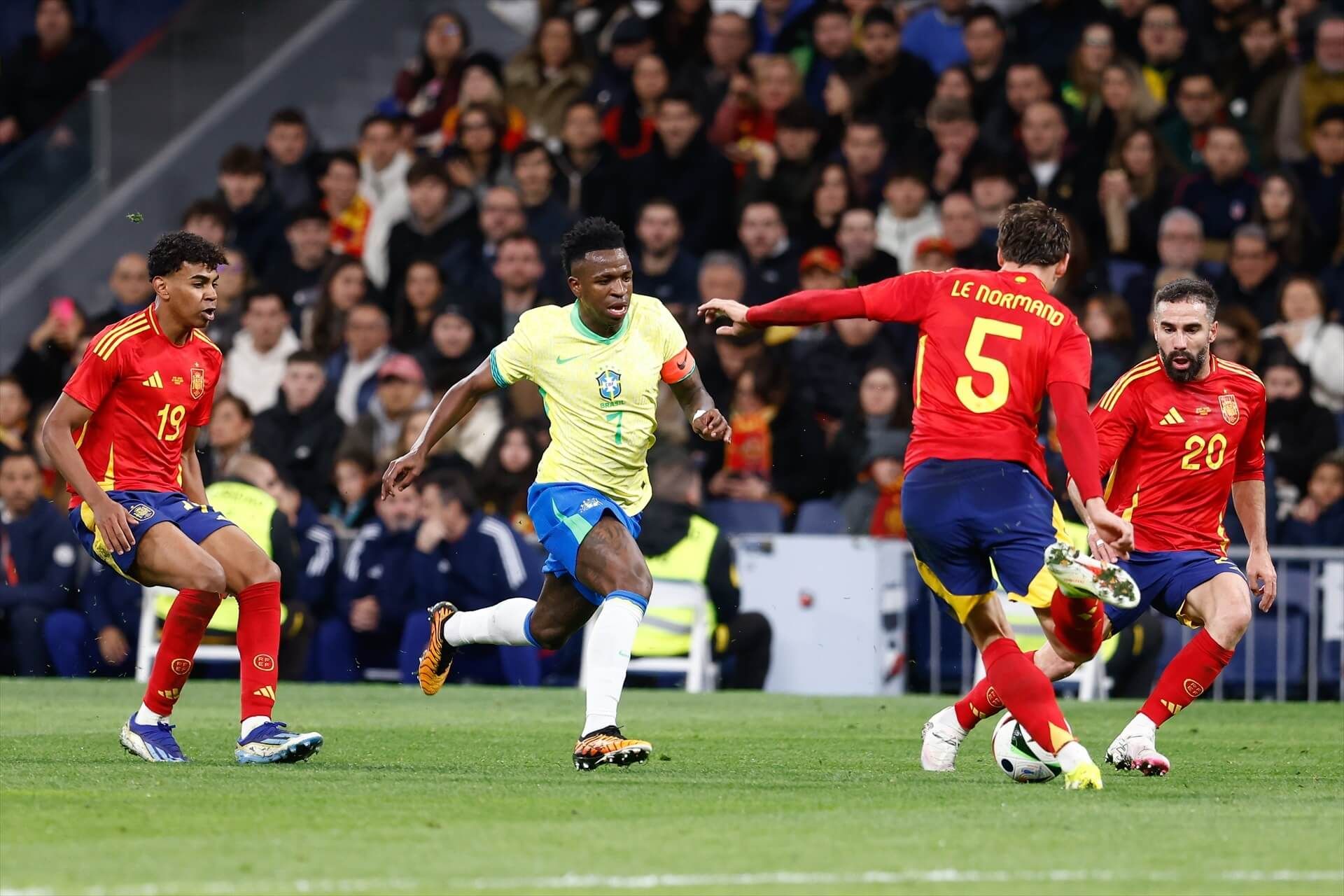 Vinicius Jr, durante el España-Brasil en el Santiago Bernabéu