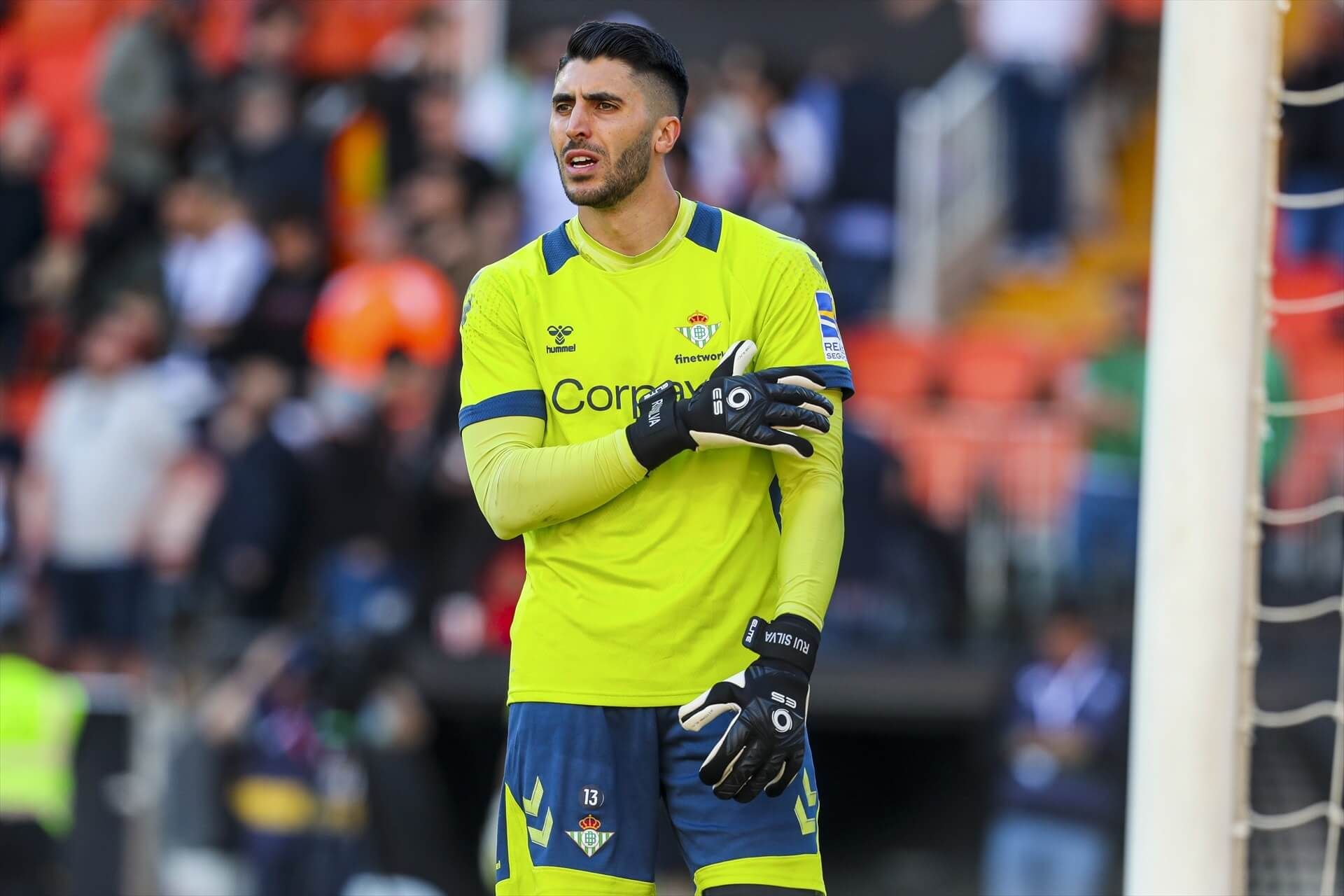  Rui Silva, ante el Valencia