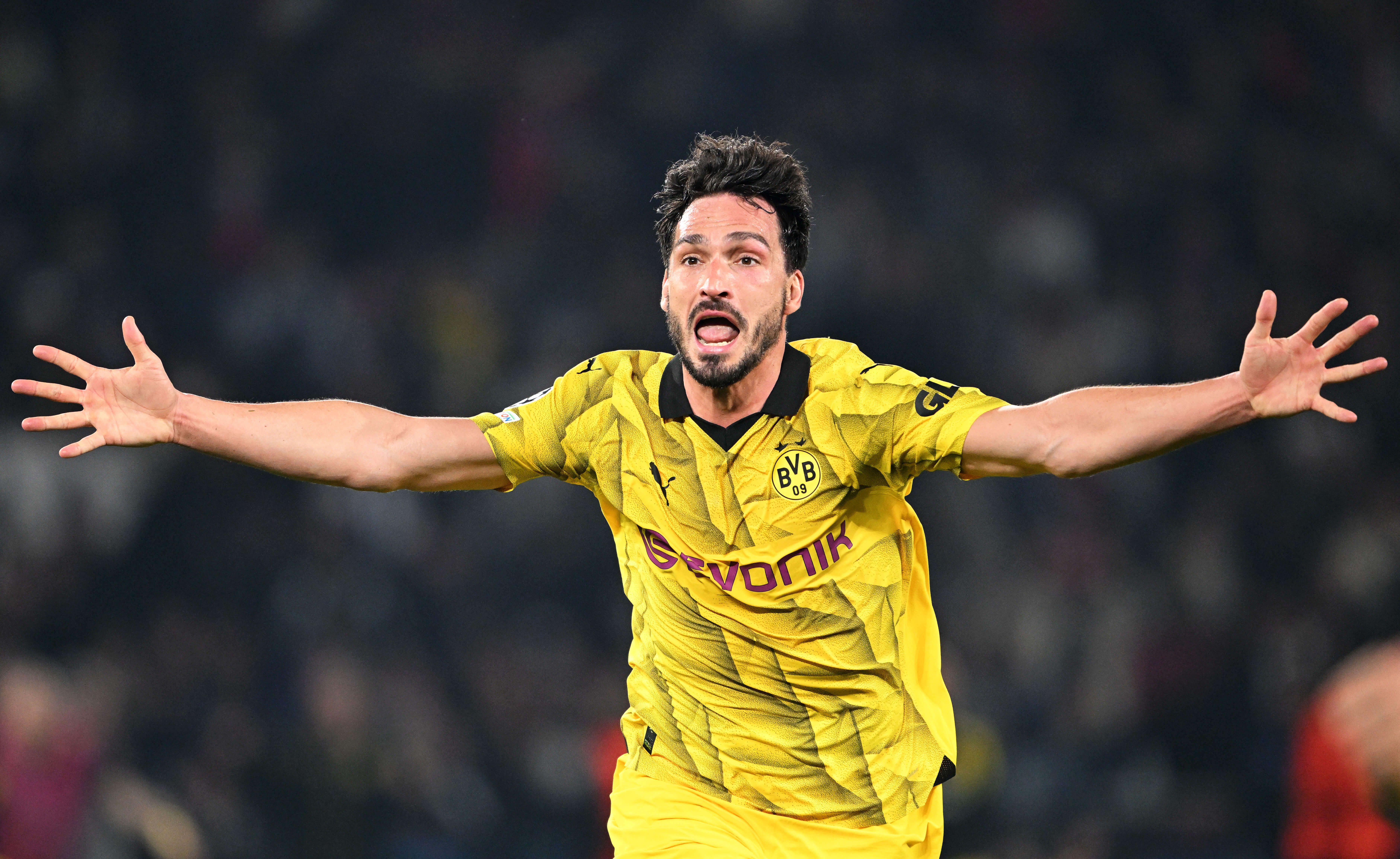 Matt Hummels celebrando el gol de la victoria ante el PSG (Europa Press)