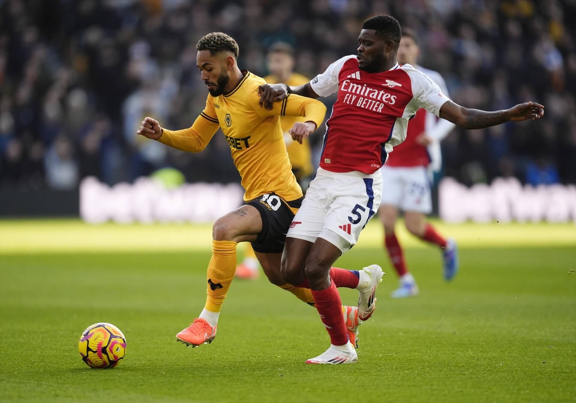  Thomas Partey en un partido contra los Wolves