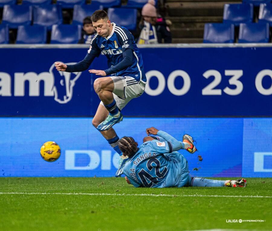 Abel Bretones durante la pasada temporada con el Real Oviedo.