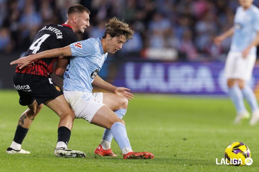 Fer López, durante el Celta - Mallorca.