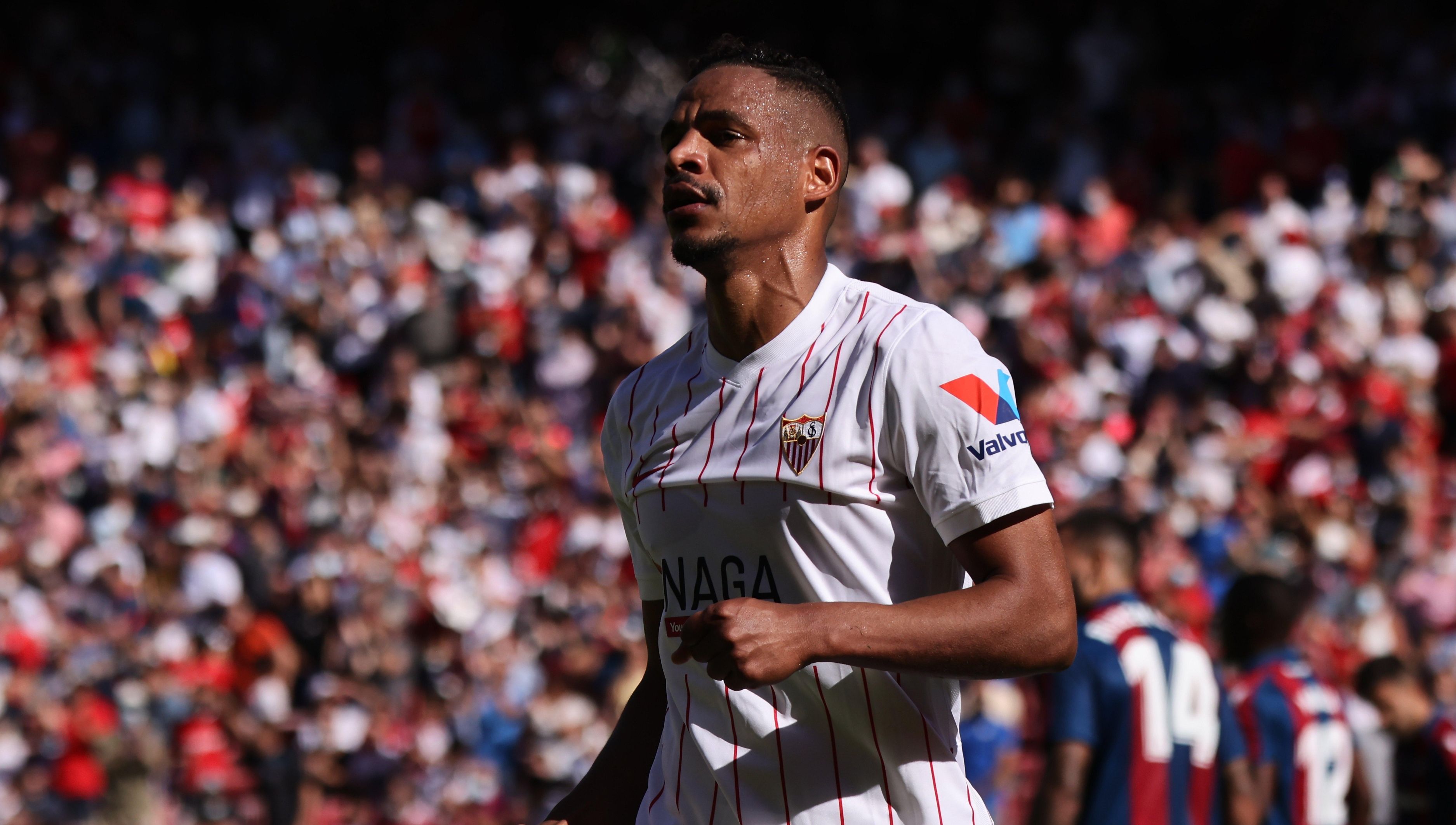  Fernando Reges, en un partido con el Sevilla.