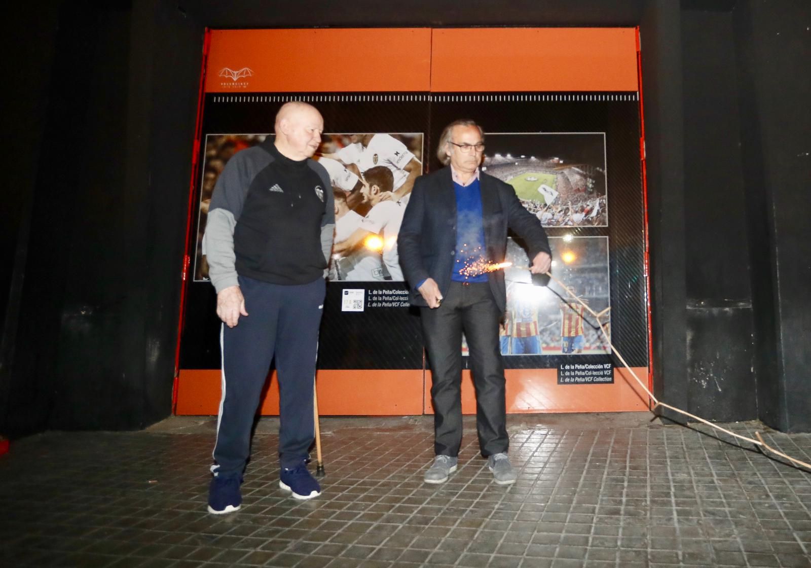 Forment junto a Javier Iranzo antes de encender la traca hace dos años.