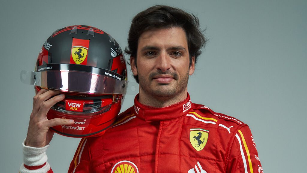  Carlos Sainz, en la presentación del SF24.