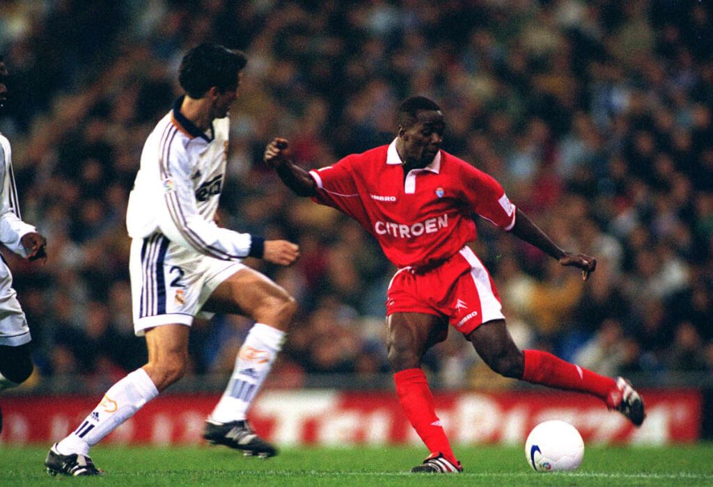  Claudio Makélélé durante un encuentro entre el Celta de Vigo y el Real Madrid