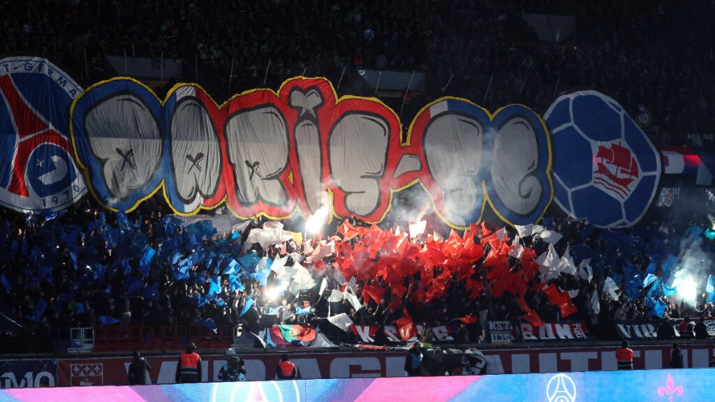  Ultras del PSG durante un partido