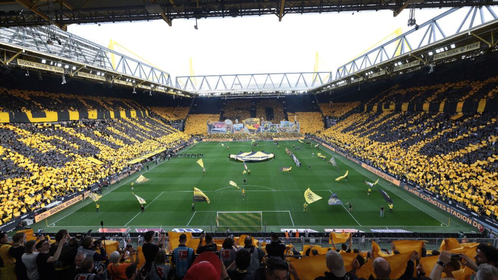 El Signal Iduna Park en el último partido de la Bundesliga (Europa Press)