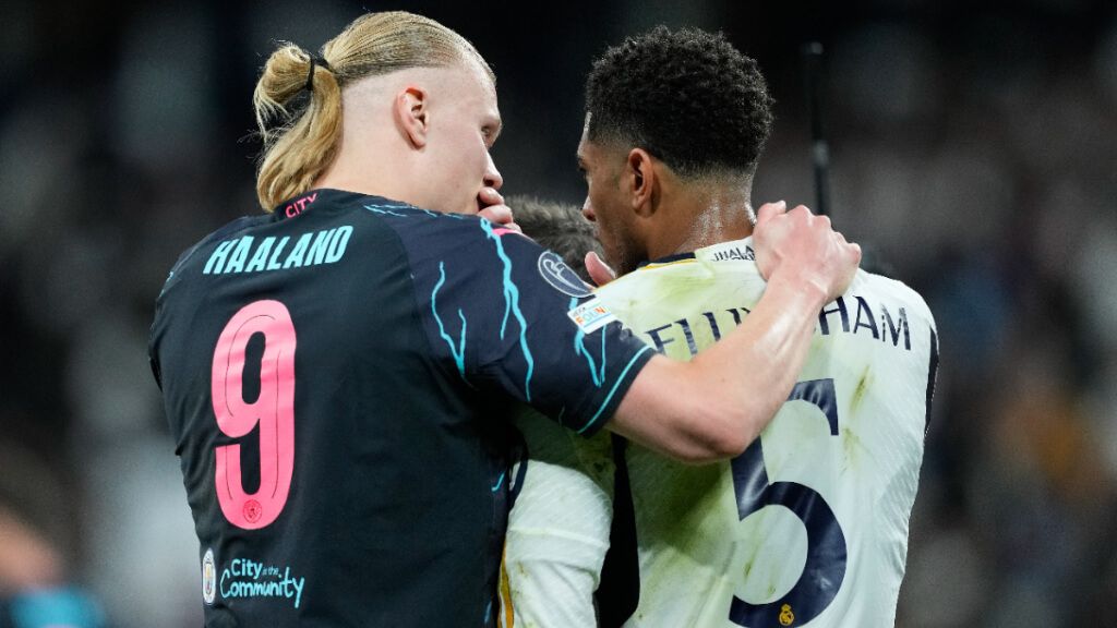  Jude Bellingham y Erliing Haaland en el partido de Champions (Europa Press)