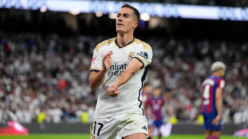 Lucas Vázquez celebrando el gol del empate del Real Madrid - Barça (Europa Press)
