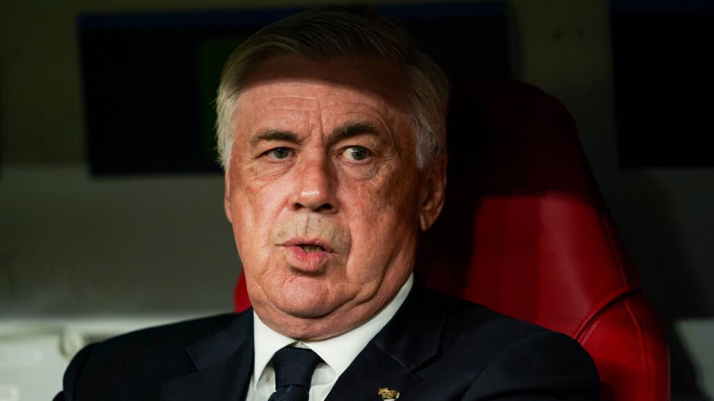  Carlo Ancelotti en el banquillo del Allianz Arena (Cordon Press)