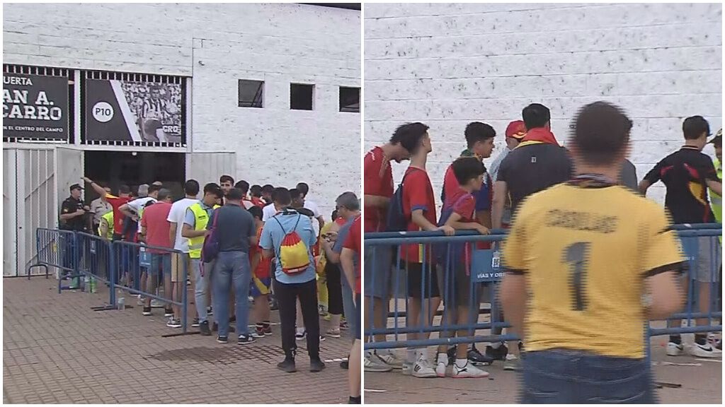  Aficionados agolpados a las puertas del estadio (ElDesmarque)