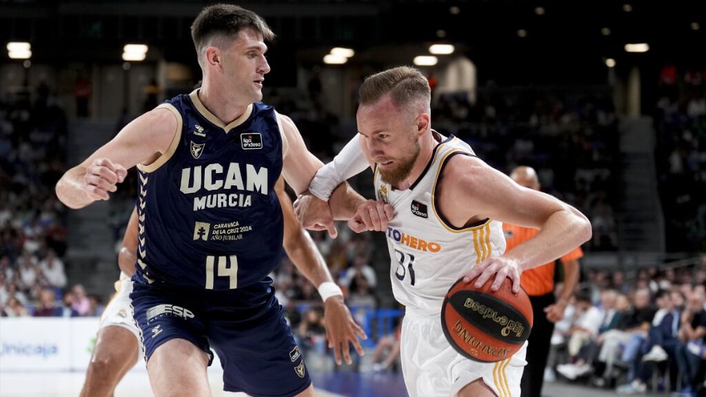 Dzanan Musa durante el Real Madrid - UCAM Murcia