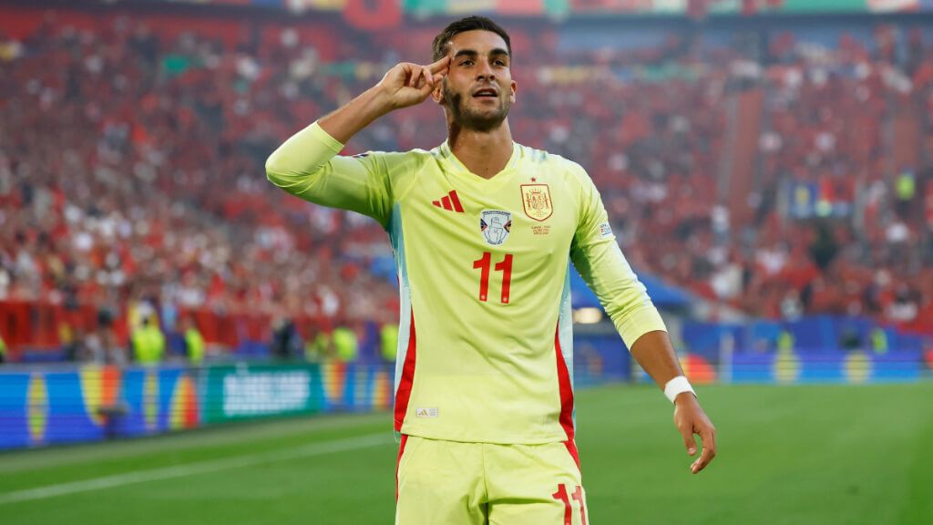 Ferran Torres celebra el gol del triunfo en el Albania-España (foto: Cordon Press).