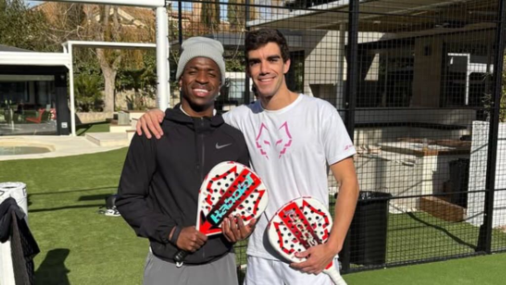  Vinicius junto a Juan Lebron