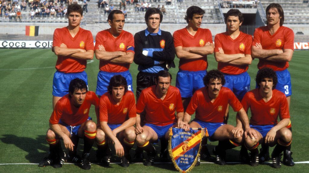  Miguel Tendillo, arriba a la izquierda, durante uno de los partidos que jugó con la Selección Esp