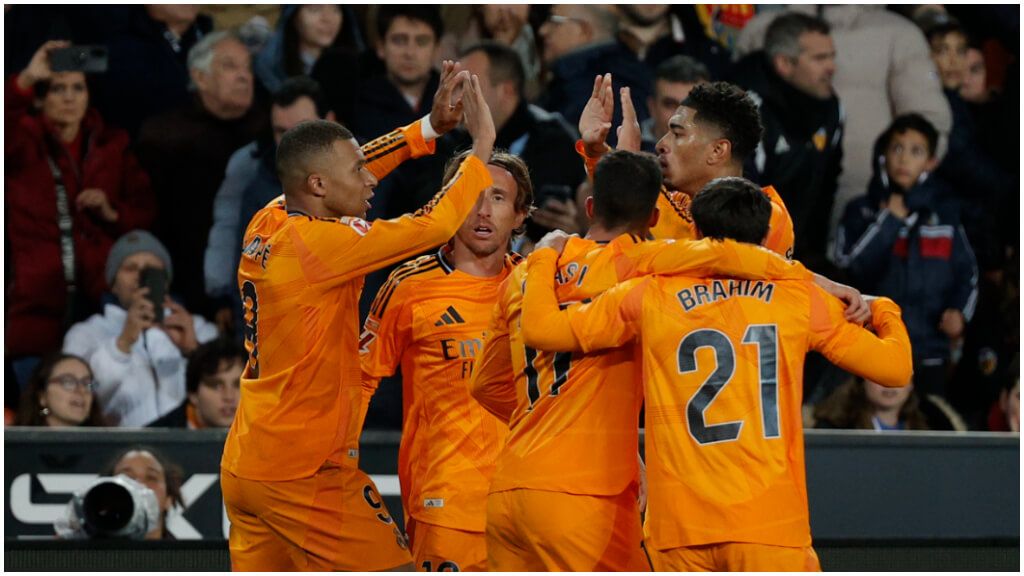 El Real Madrid celebrando el gol de Bellingham.