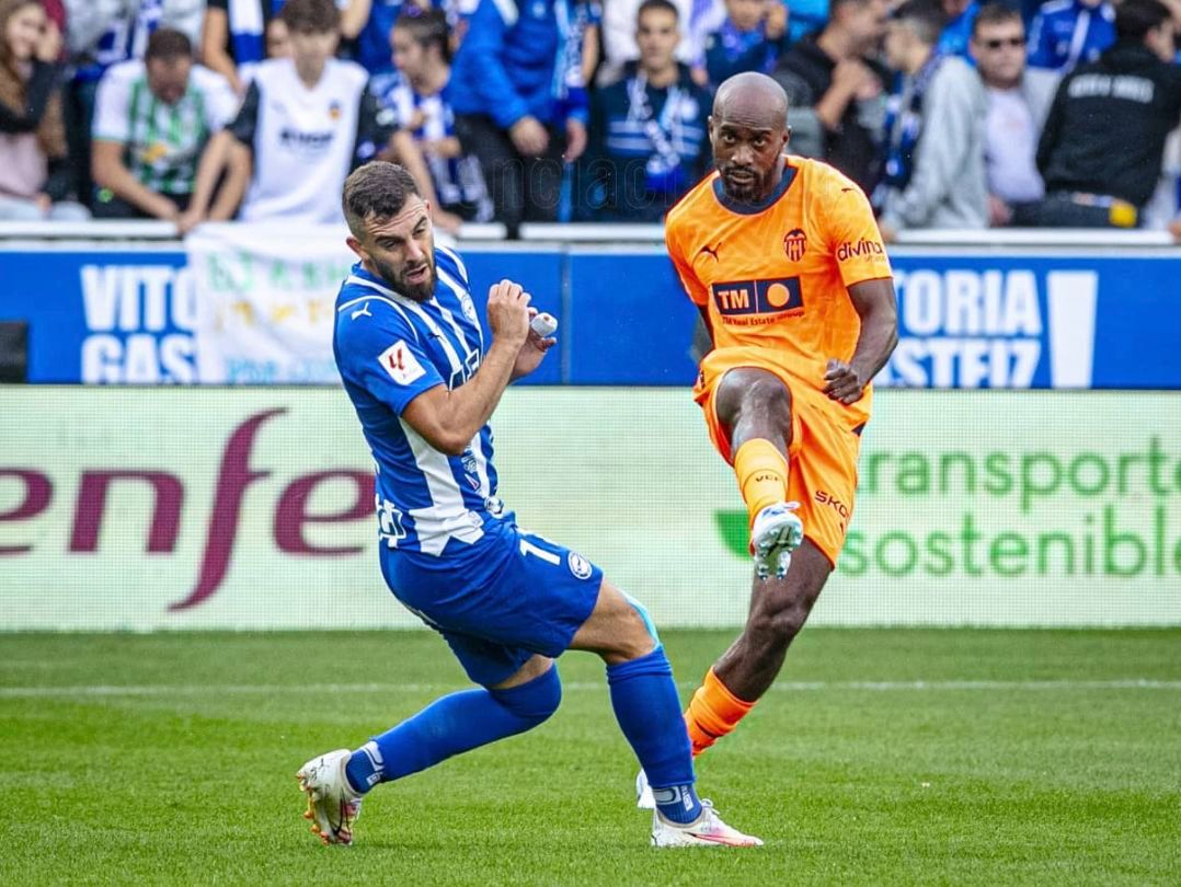  Foulquier se lesionó en Vitoria y es baja para este Alavés-Valencia CF