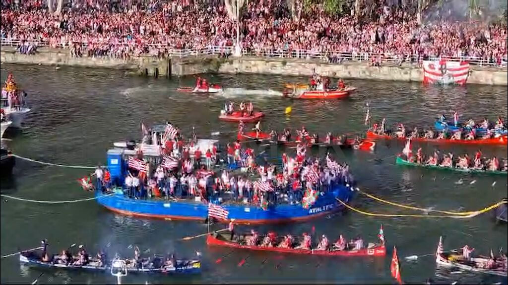  La llegada de la Gabarra al Ayuntamiento