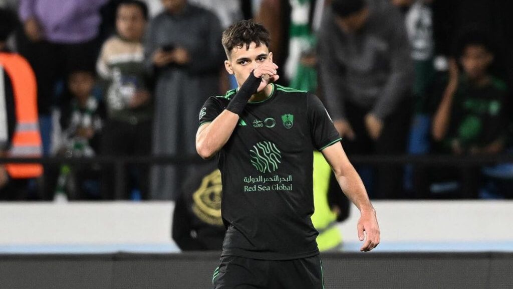 Gabri Veiga durante un partido con el