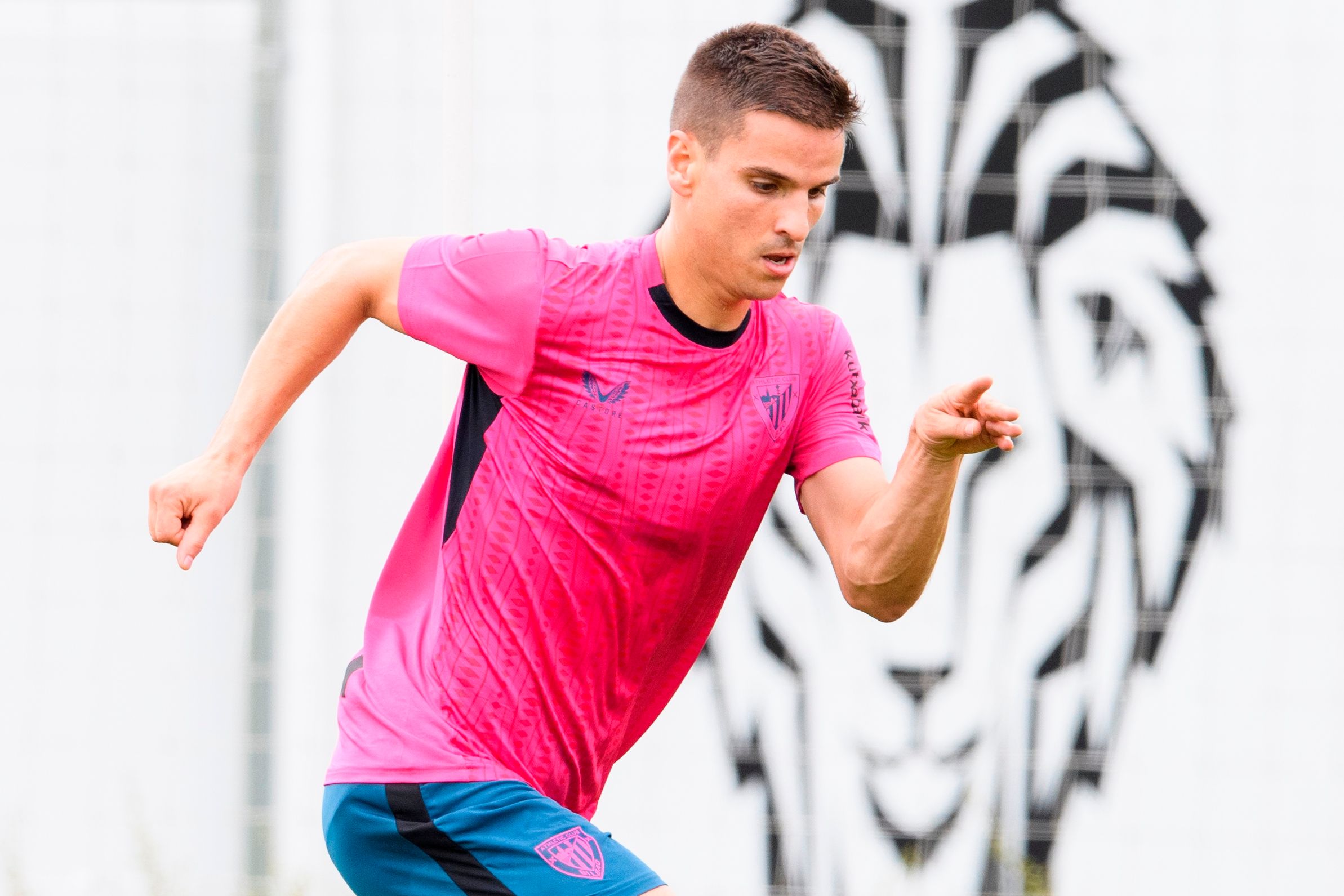  Iñigo Ruiz de Galarreta, duda ante Osasuna, se entrena en Lezama.