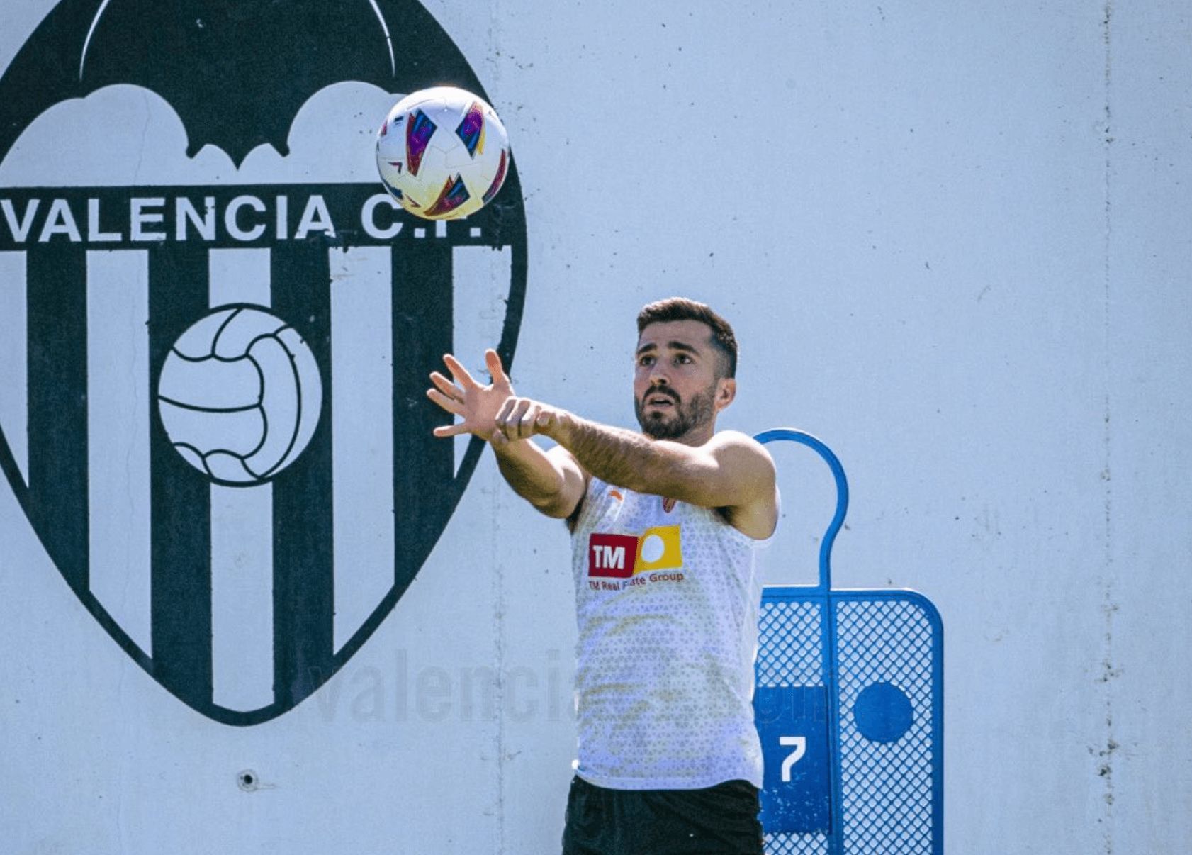  Gayà ya trabaja con más intensidad. Todo apunta a que llegará y entrará en el once por Jesús Vázquez