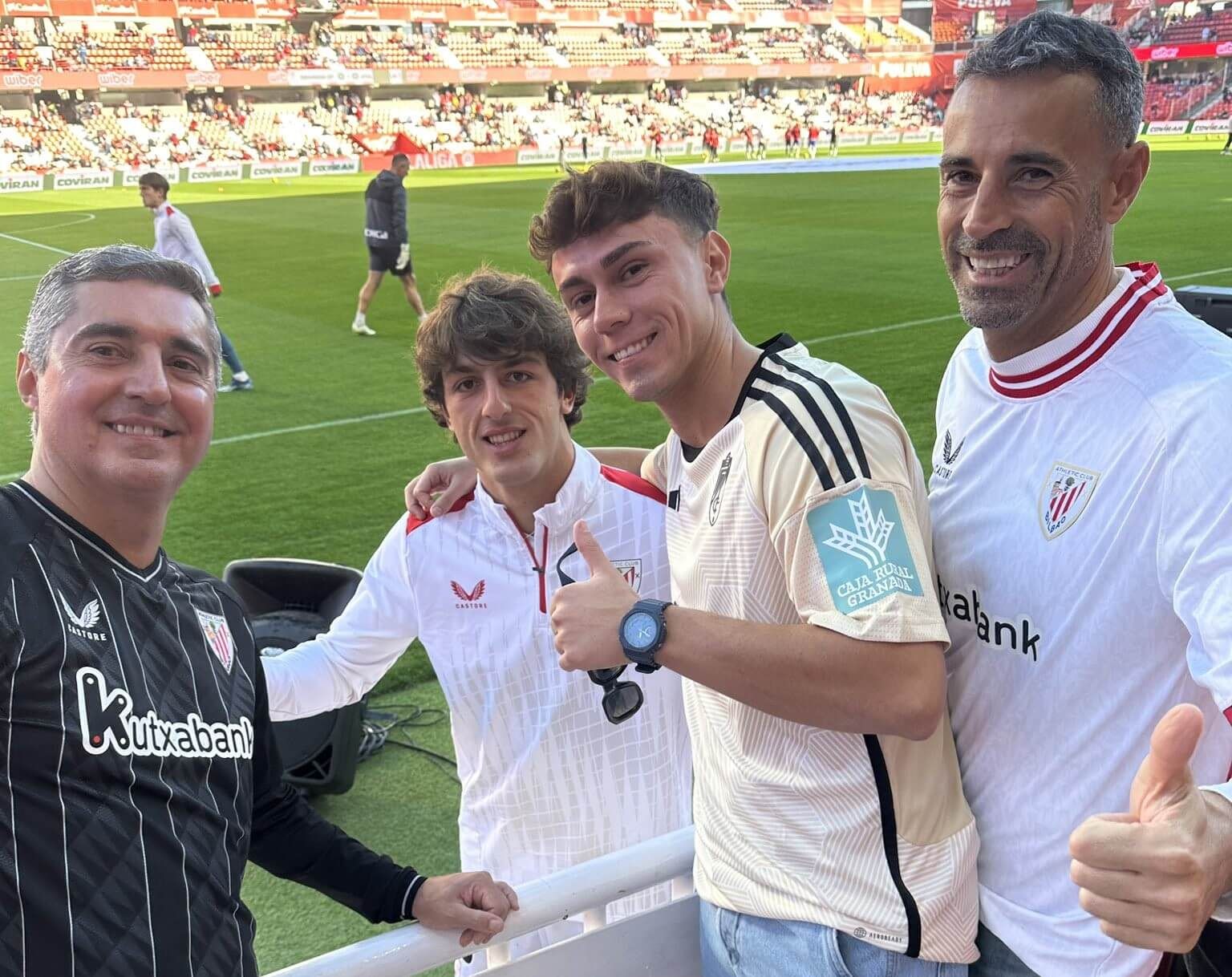  El tiktoker Álvaro Patón, en una foto con Unai Gómez en Los Cármenes.