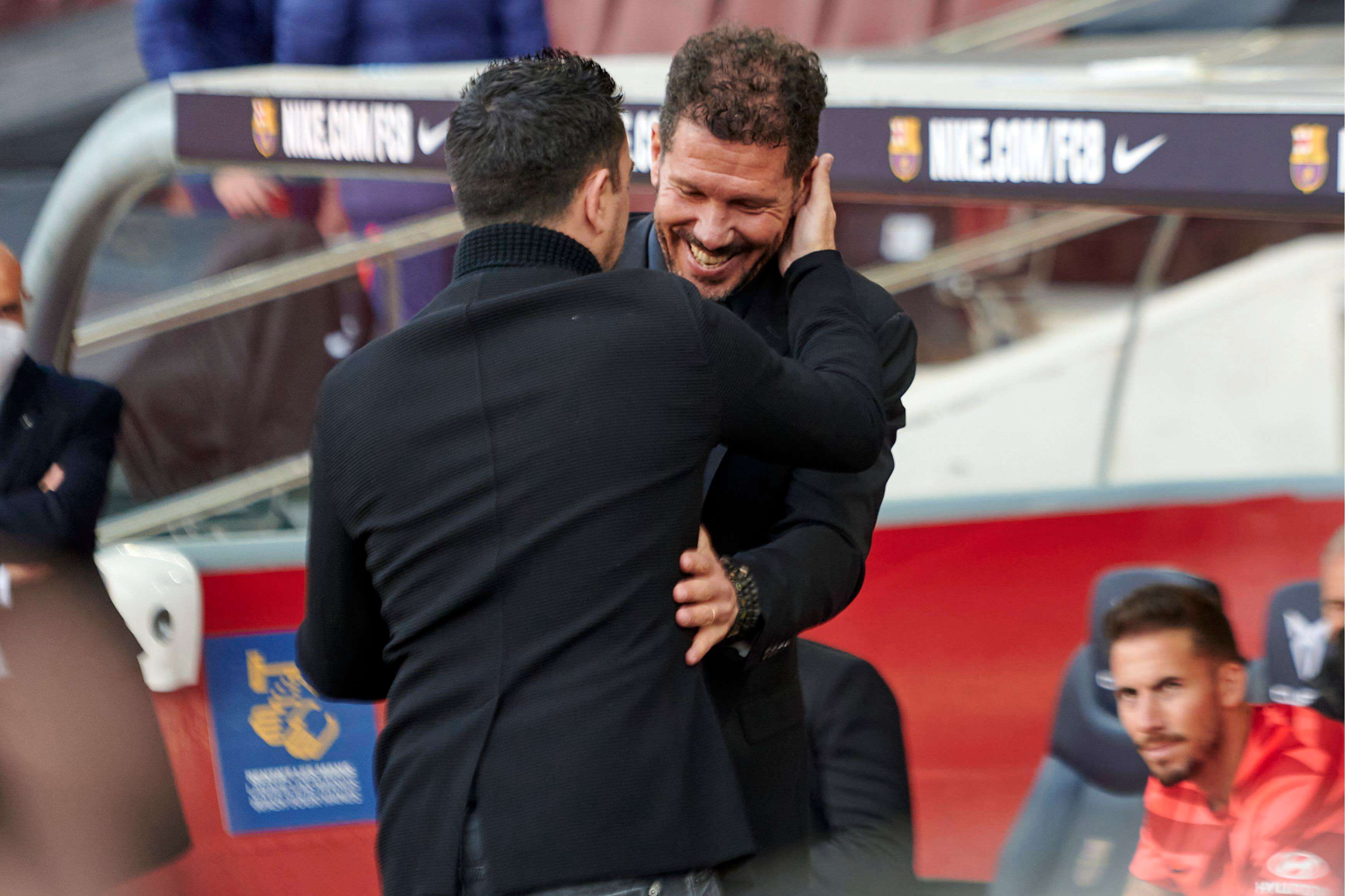  Xavi Hernández y Diego Pablo Simeone (Fuente: Cordon Press)