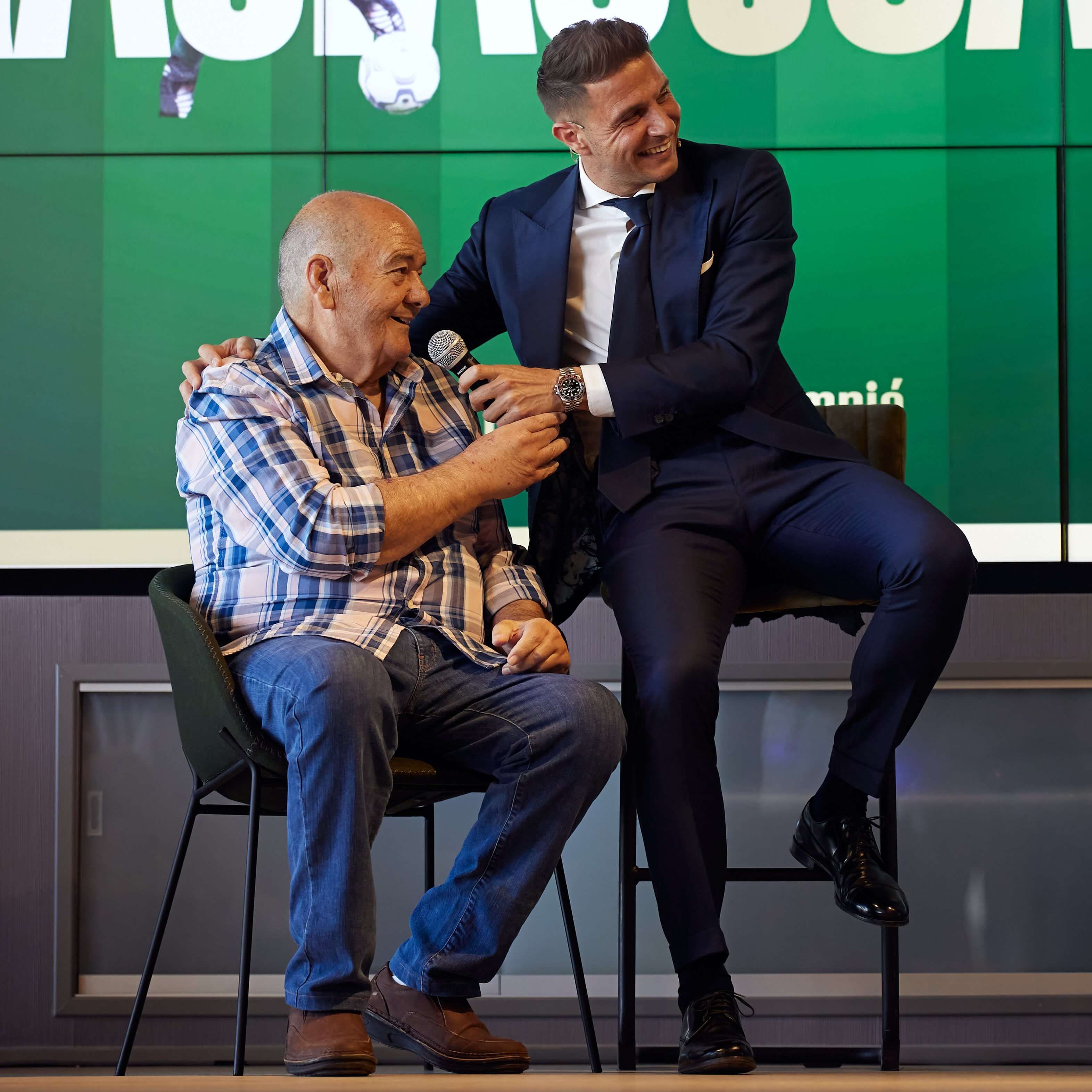  Joaquín Sánchez, junto a su padre Don Aurelio. (Real Betis)